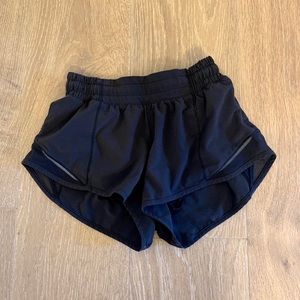 black lululemon hotty hot short II